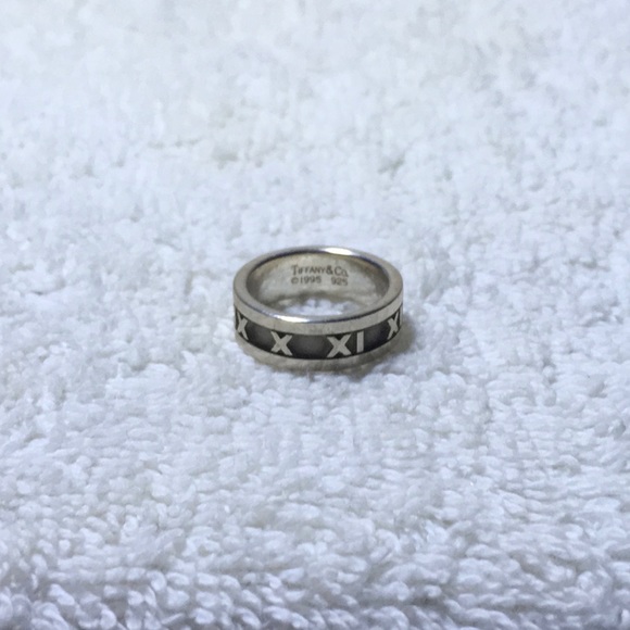 Tiffany&Co. 'Atlas' Collection Ring in Sterling Silver (size 5.25) - Picture 5 of 6